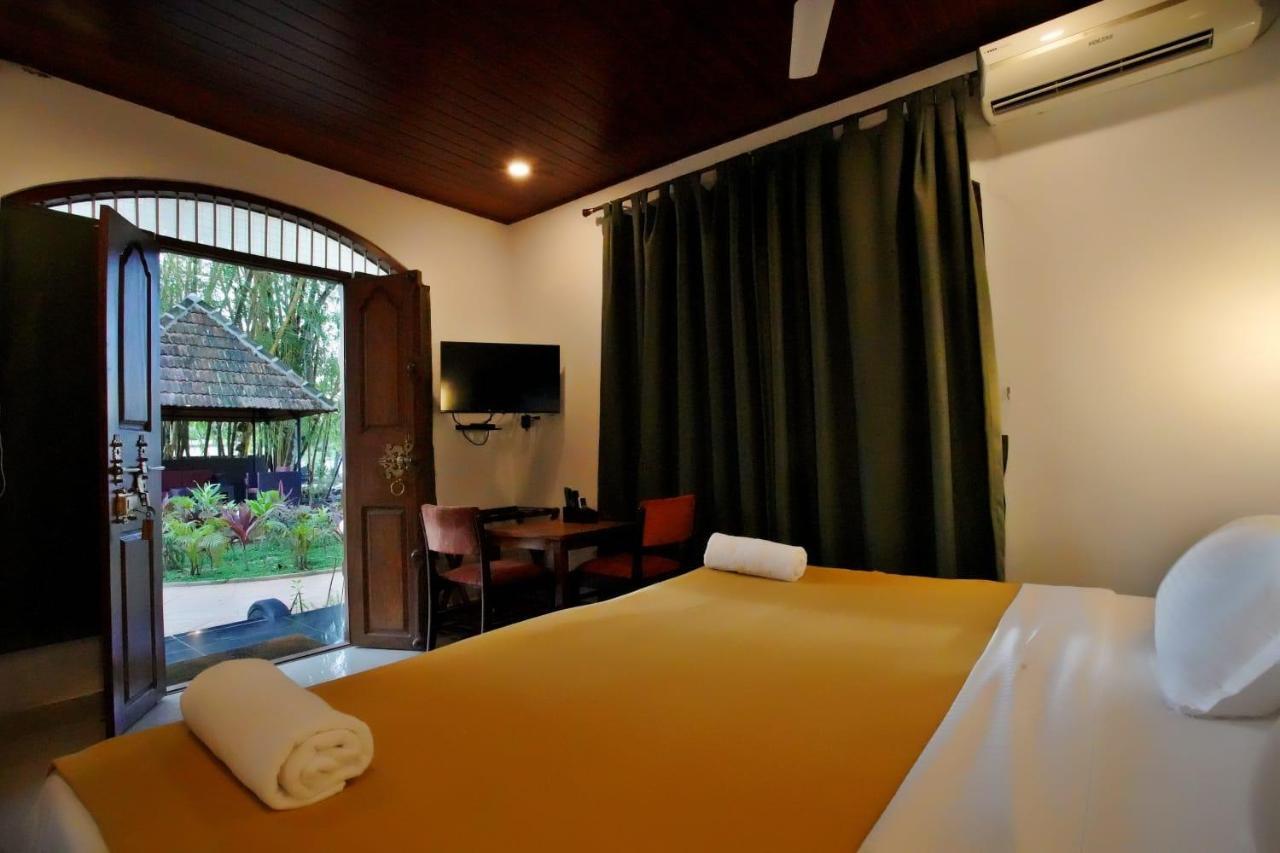 Bamboo Lagoon Backwater Front Resort Alappuzha 외부 사진