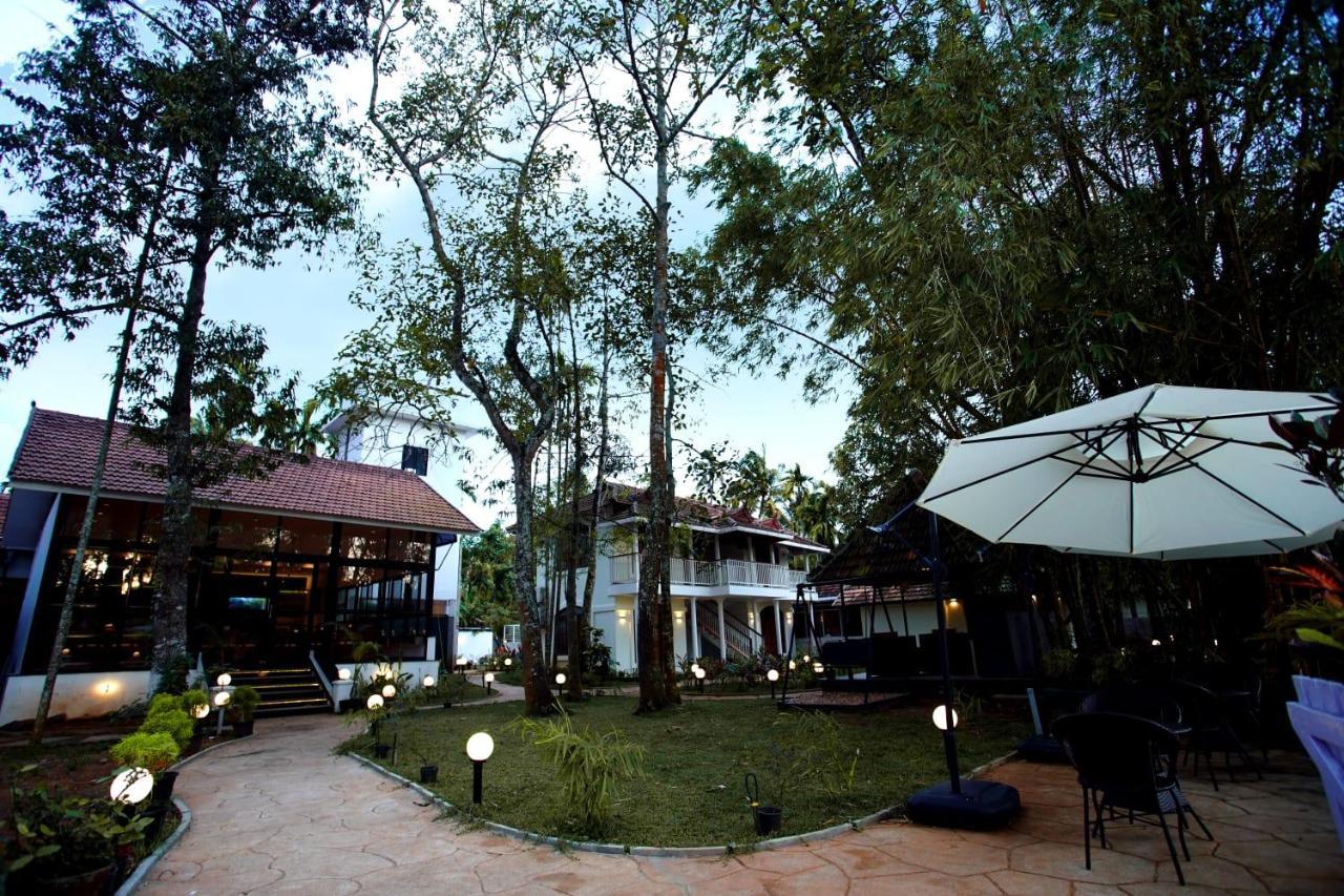 Bamboo Lagoon Backwater Front Resort Alappuzha 외부 사진