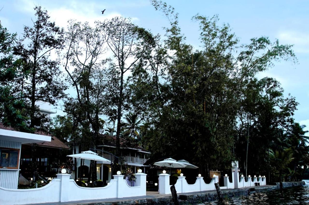 Bamboo Lagoon Backwater Front Resort Alappuzha 외부 사진