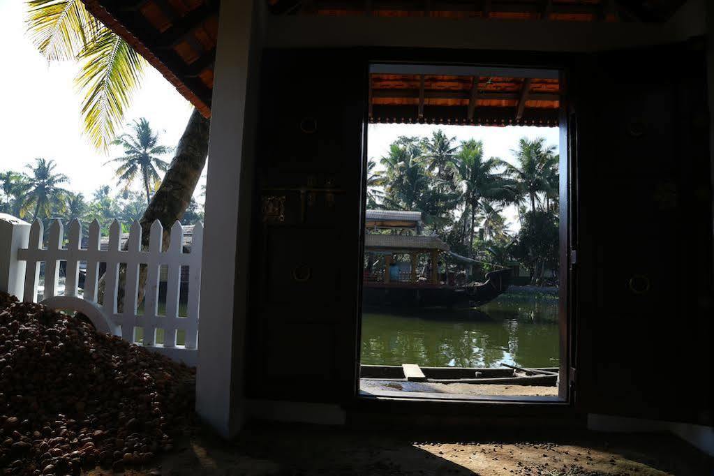 Bamboo Lagoon Backwater Front Resort Alappuzha 외부 사진