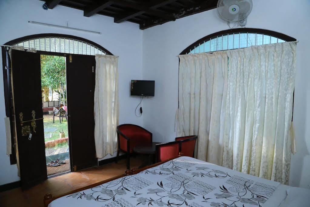 Bamboo Lagoon Backwater Front Resort Alappuzha 외부 사진