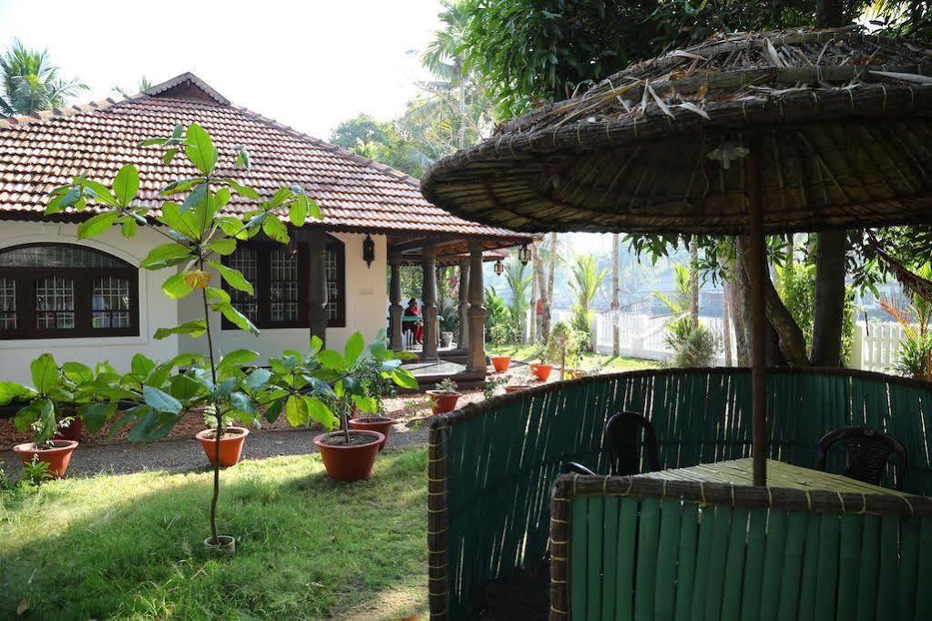 Bamboo Lagoon Backwater Front Resort Alappuzha 외부 사진